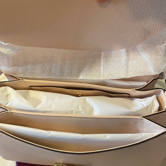 Authentic Salvatore Ferragamo Glam Leather Shoulder Bag - Picture 7 of 13